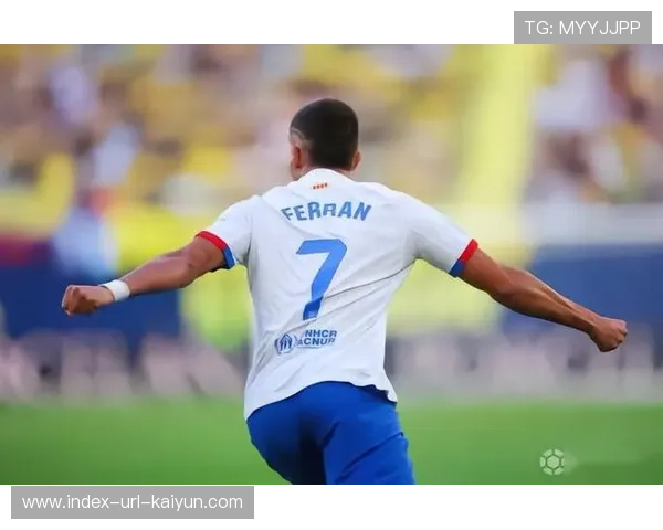 费兰托雷斯精准搓射击中横梁，巴萨攻势恐怖